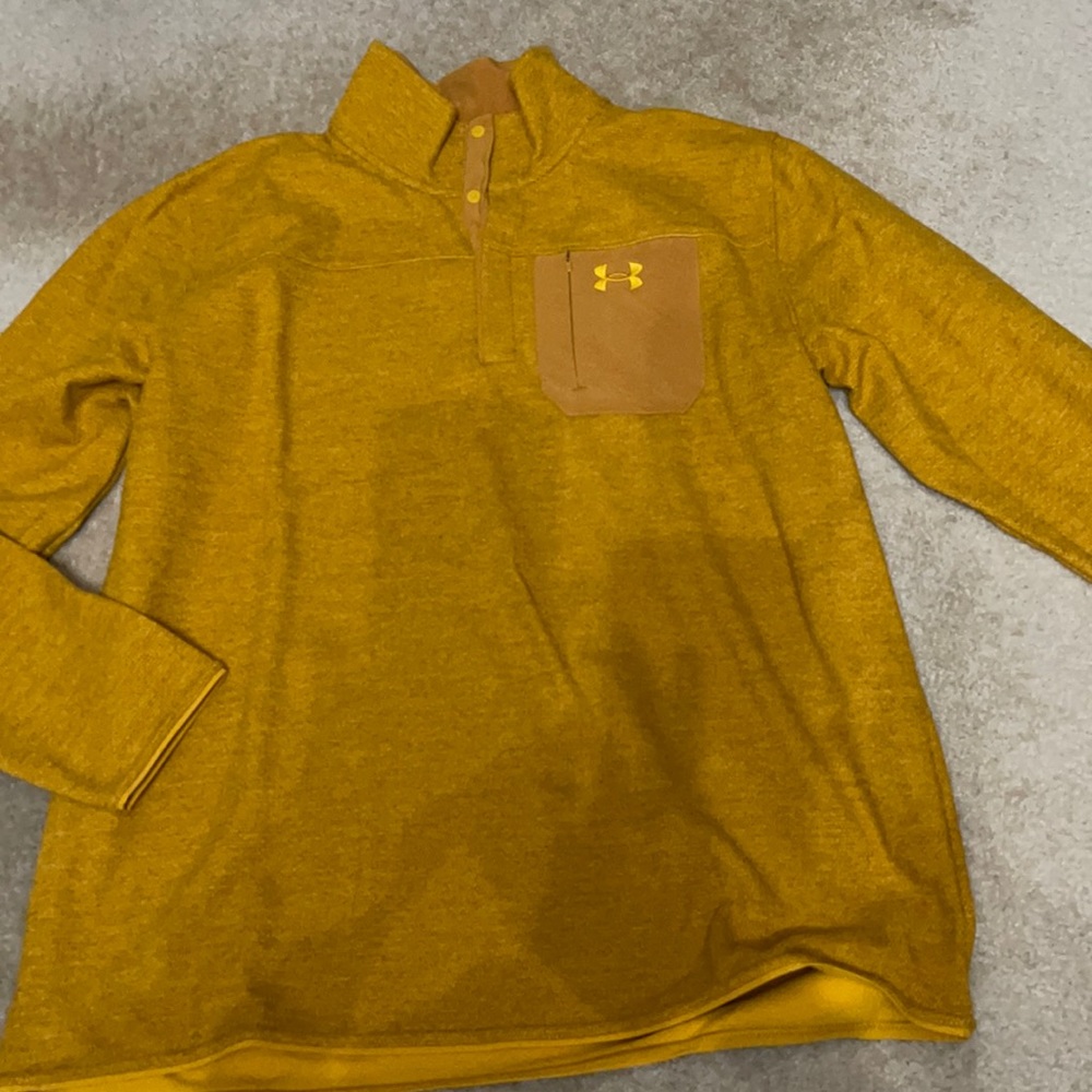 Men’s mustard colored lightweight fleece